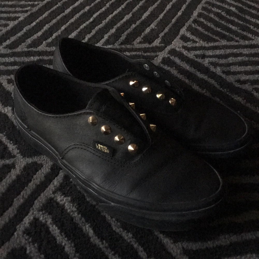VANS SLIP ONS STUD/STUDDED BLACK & GOLD